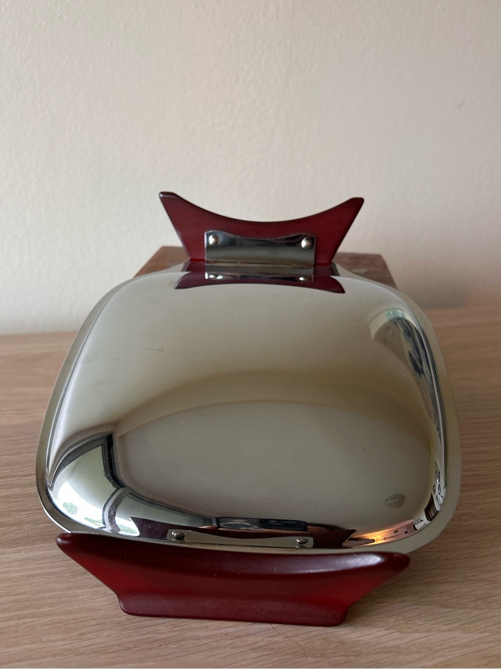Mid Century Vintage Chrome Tray with Red Bakelite Handles - Picture 3 of 5